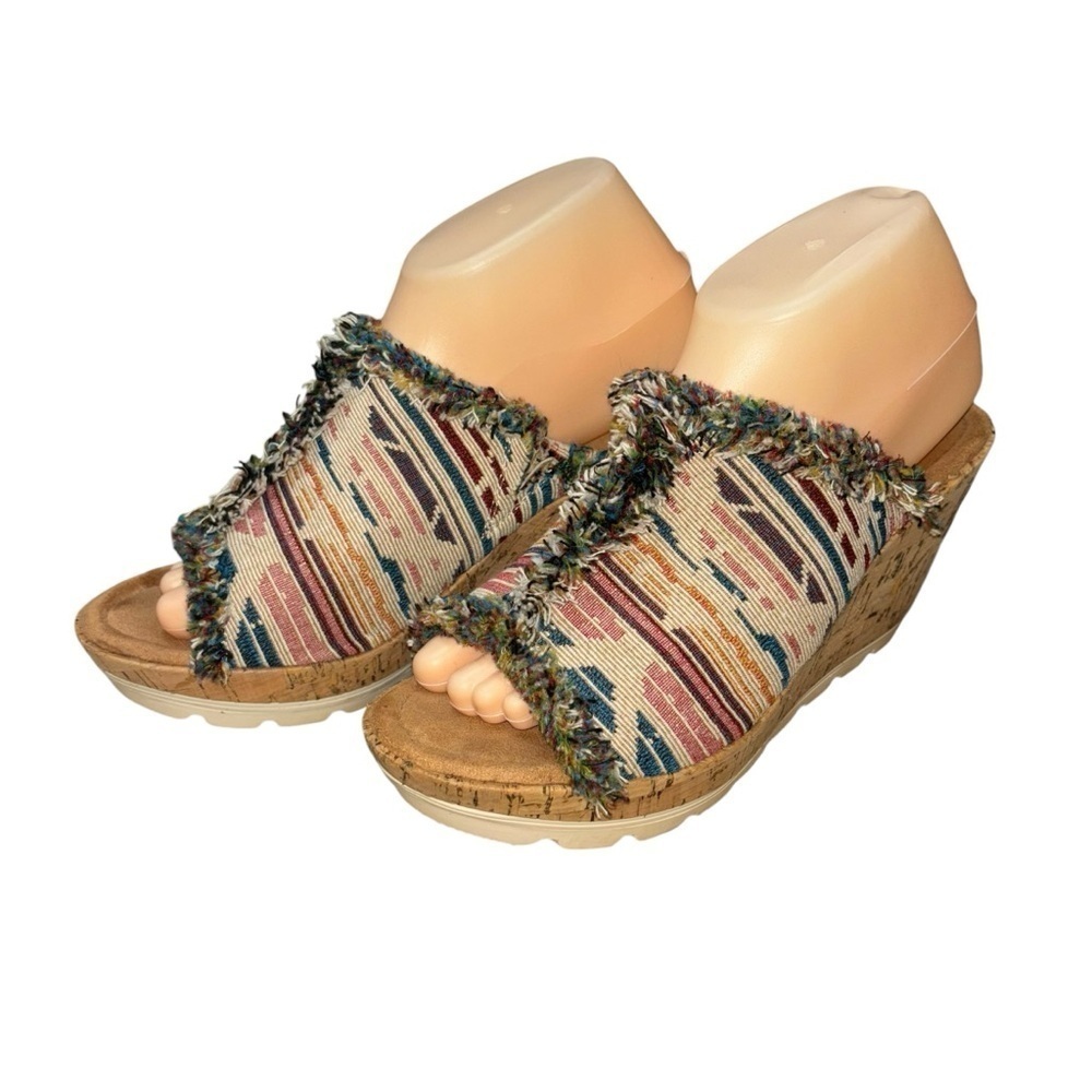 Minnetonka Women's Size 9 York Wedge Sandal Fabric Upper Fringed Cork Heel Aztec